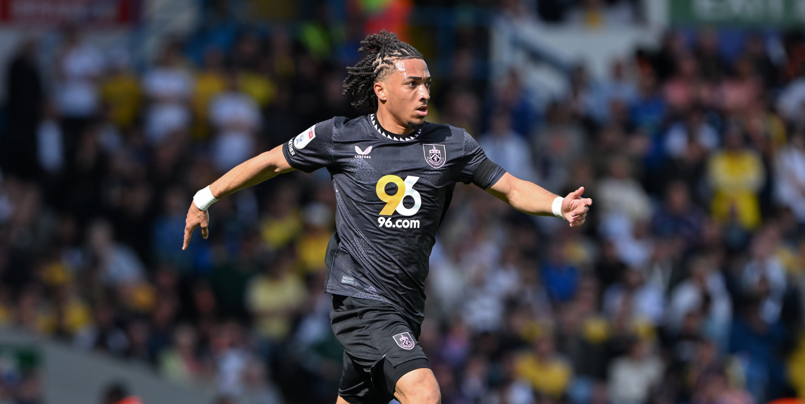 Newcastle join race to sign Championship star after £15m bid for teammate - Report