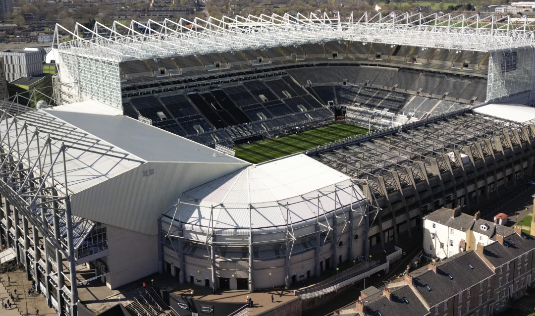 Newcastle planning complete rebuild of St James' Park - Report