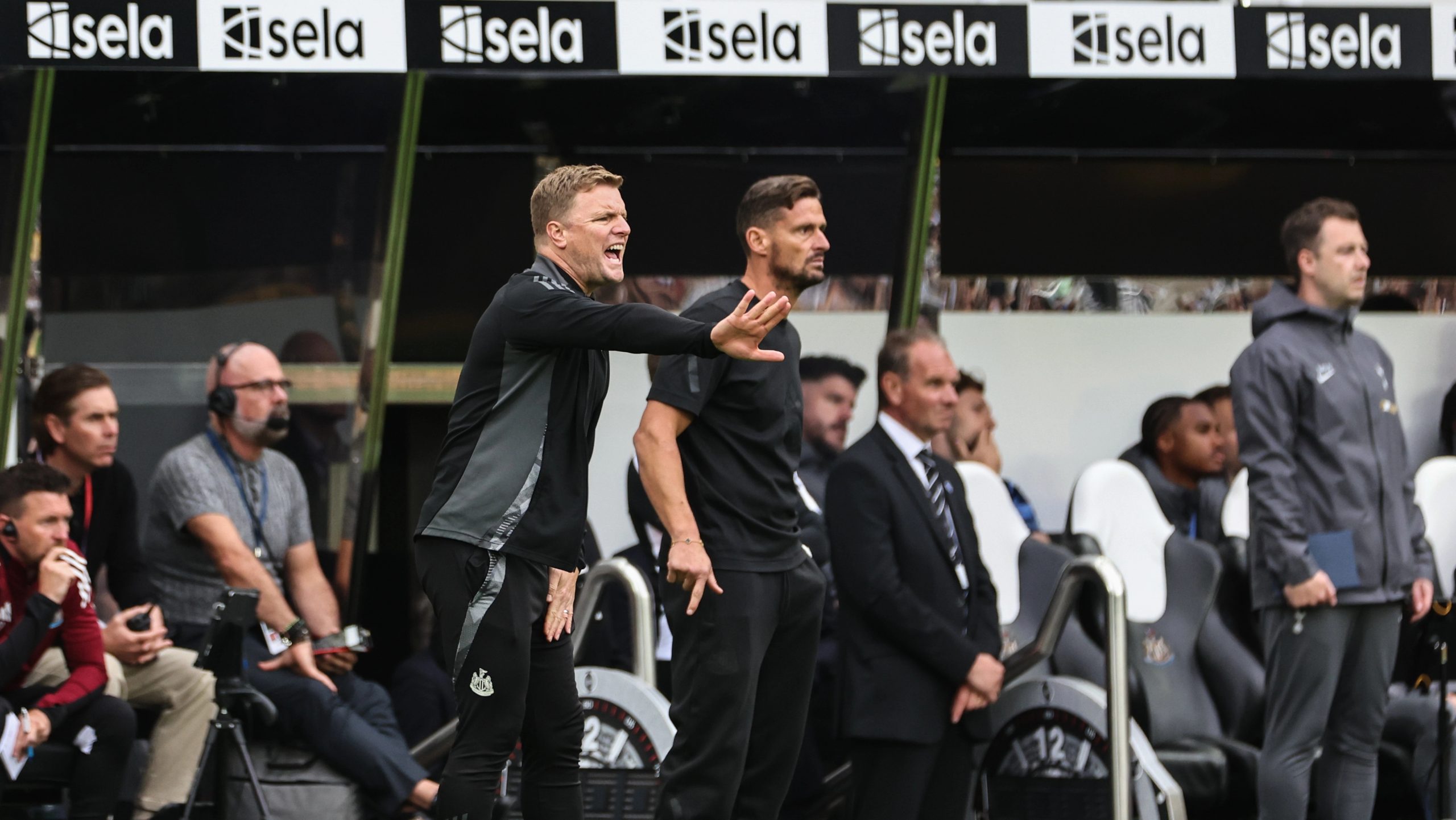 What's happening at Newcastle United? - Alarming goal stats and Howe's baffling subs