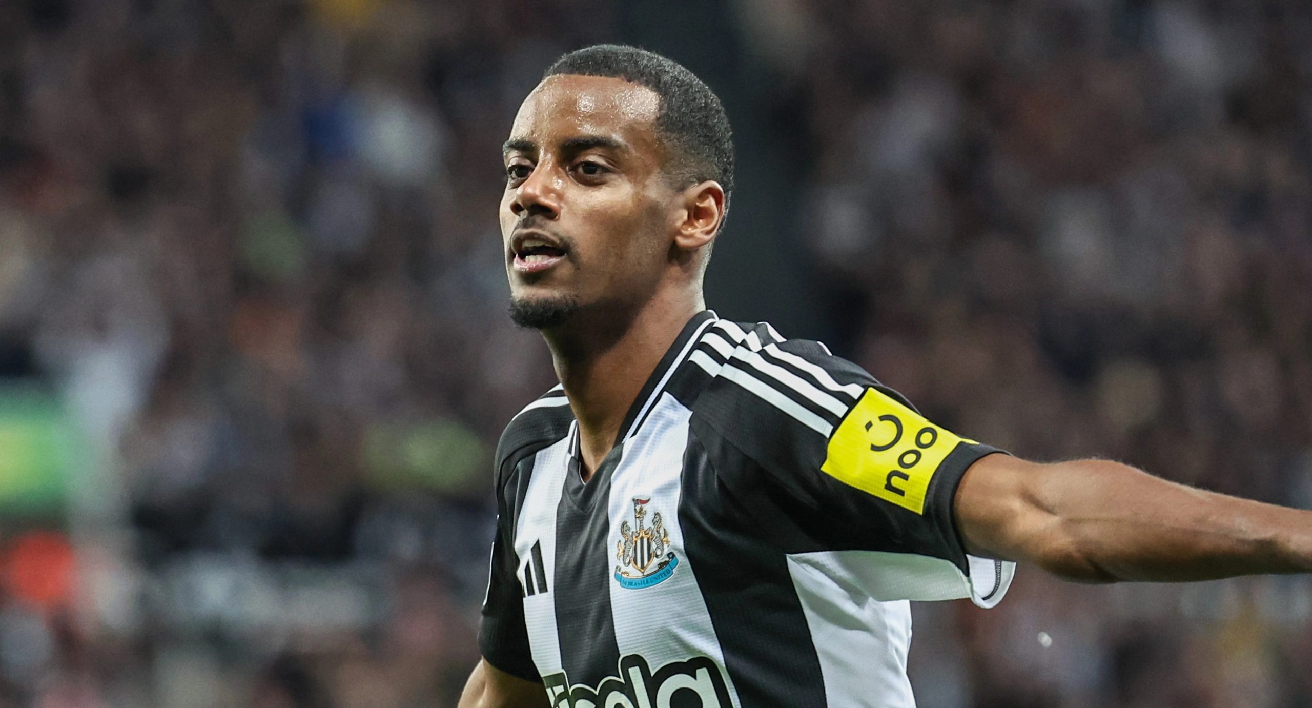 Alexander Isak's current wage revealed as Newcastle prepare for talks - Report
