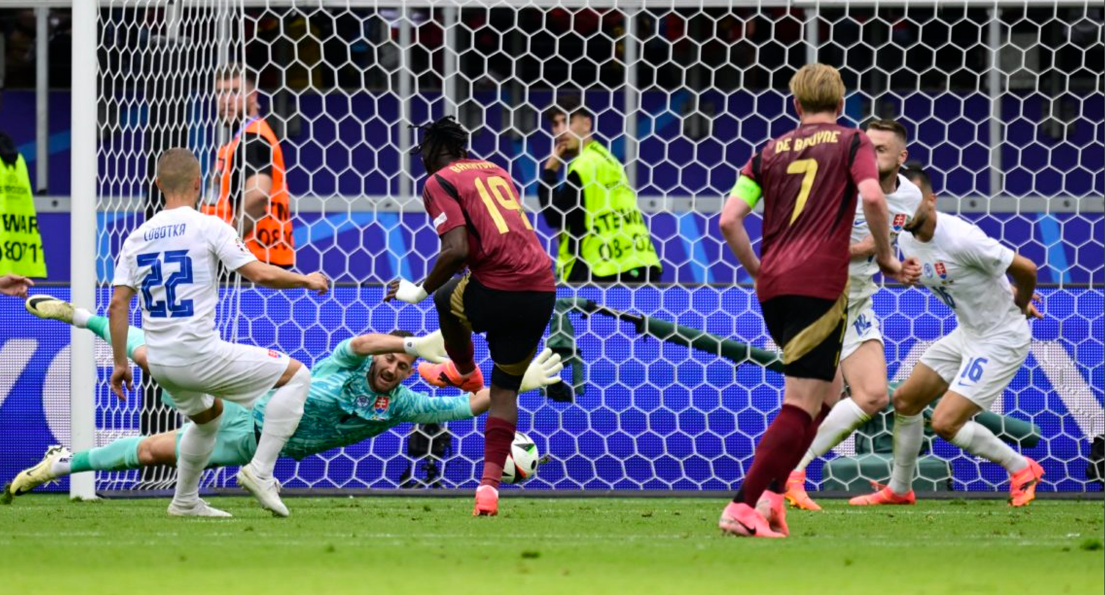 Newcastle turn to Belgian star as Toon eye at least one January signing - Report