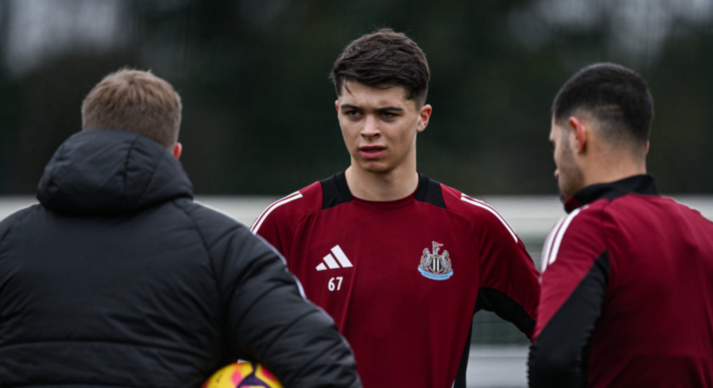 Howe reveals Premier League legend Lewis Miley reminds him of