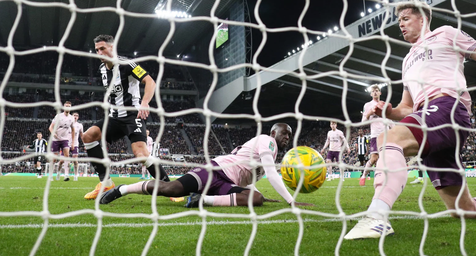 Player involved in ‘fiery talks’ to push through move to Newcastle - BBC Sport