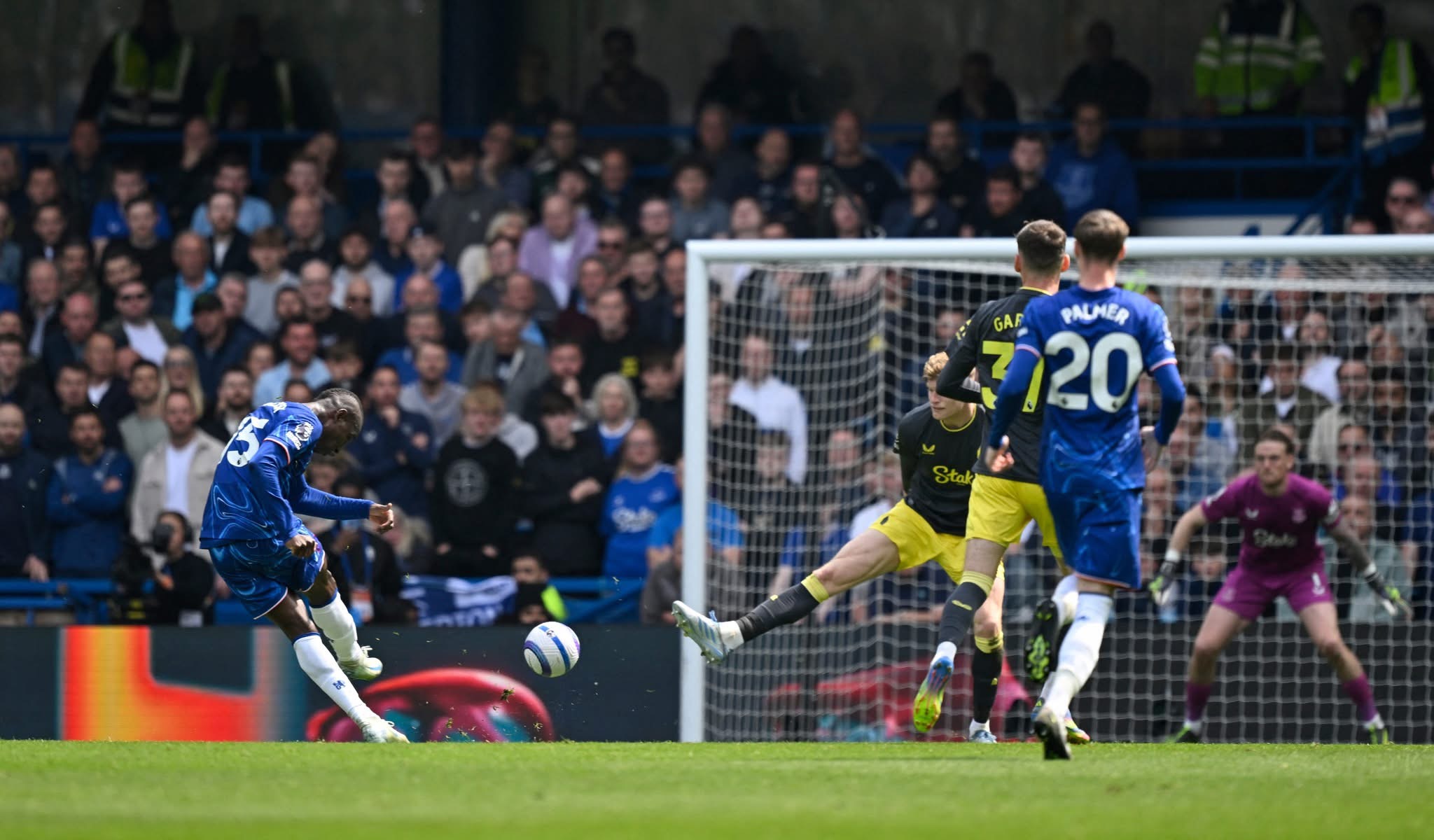 Newcastle set for another striker battle? – £80m fee slapped on ‘serious’ target