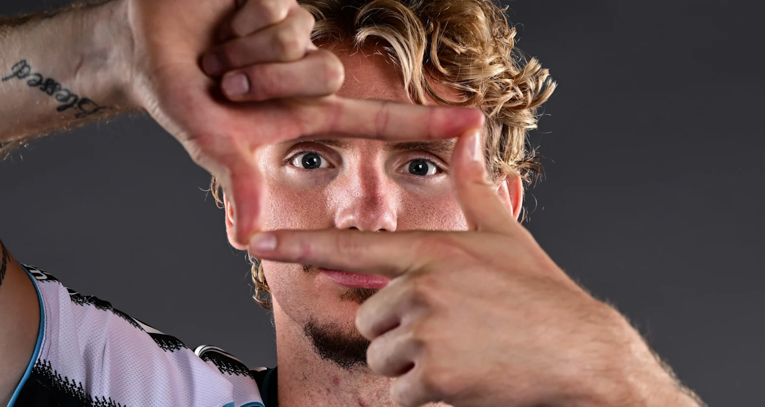 Woltemade signs! - Announcement video, full details and first words from 6ft 6" striker