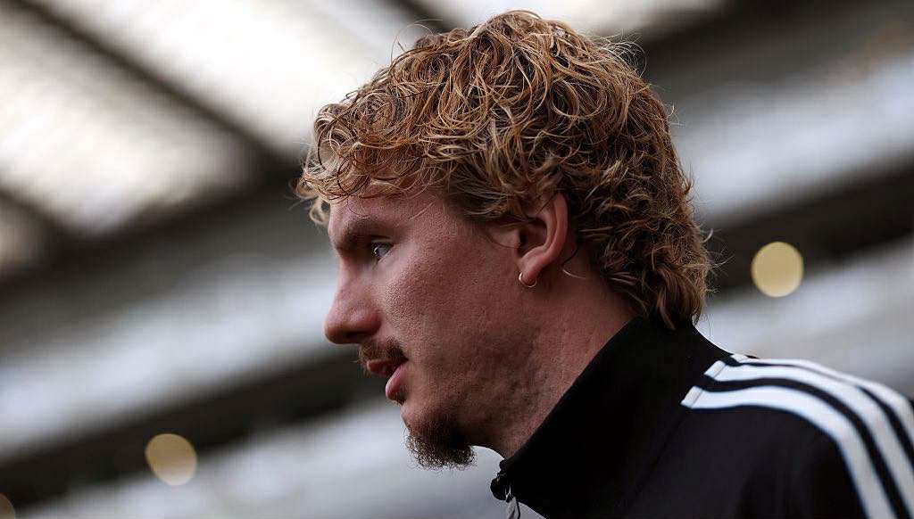 Eddie Howe offers Nick Woltemade warning