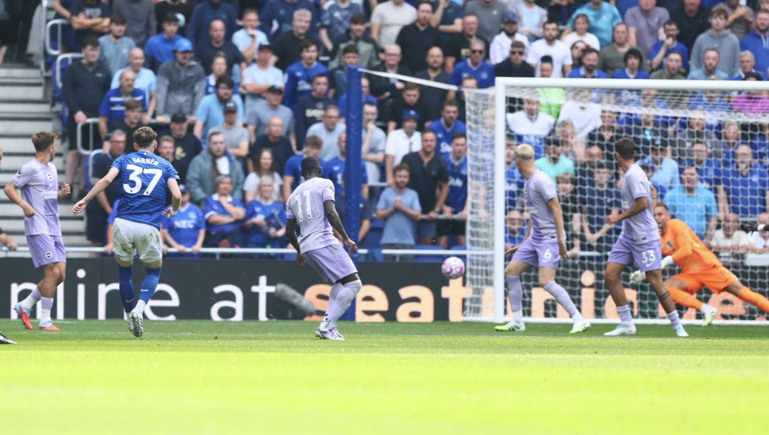Newcastle watching £20m Premier League midfielder - Report