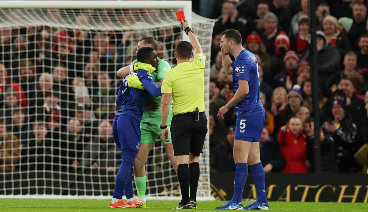 Bizarre double boost for Newcastle as player sees red & rivals blow it on Monday night