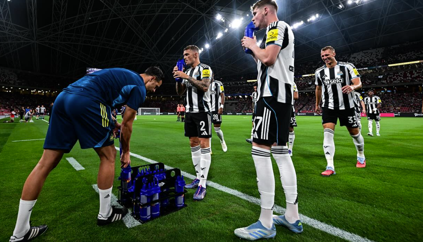 Newcastle set for talks over January loan as defender eyes move - Howe has one 'concern'
