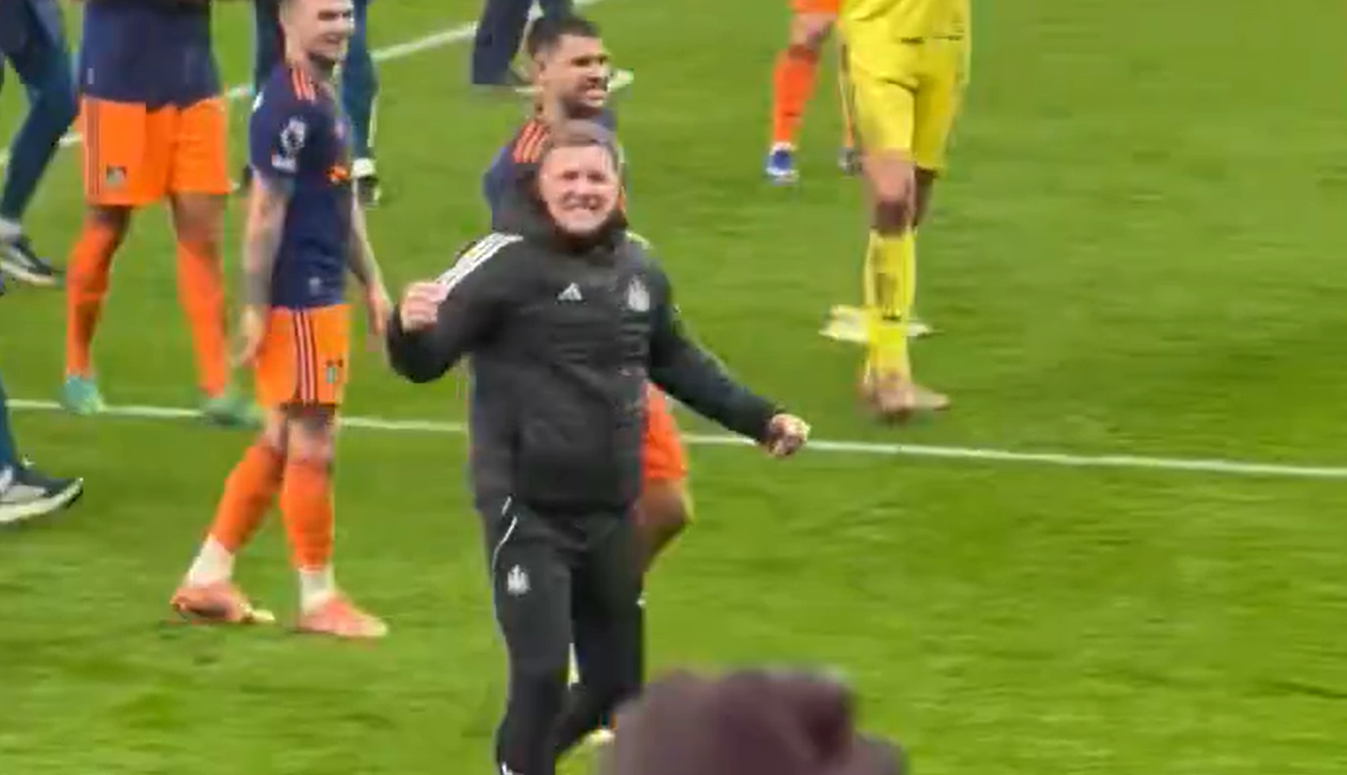 Watch Eddie Howe's brilliant celebration at Newcastle away end - Fan footage from Spurs