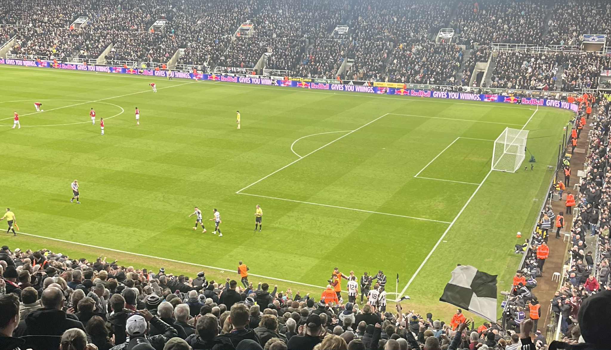 Absolute madness at St James' Park! - Newcastle 2-1 Man Utd